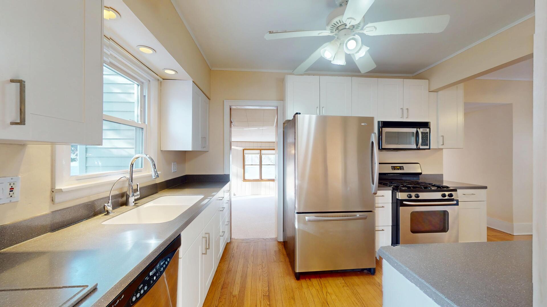 4512 Saratoga Avenue, Downers Grove, IL 60515