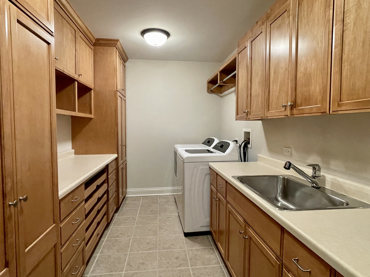 520 S WASHINGTON Street #604, Naperville, IL 60540