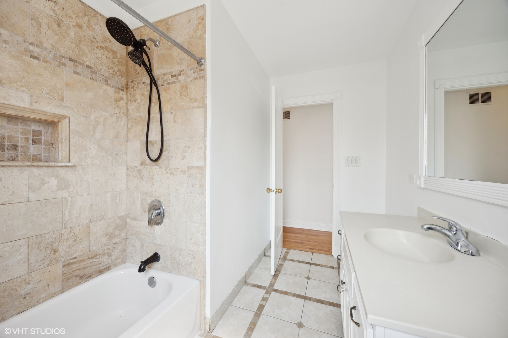 8152 Mayfield Avenue, Burbank, IL 60459