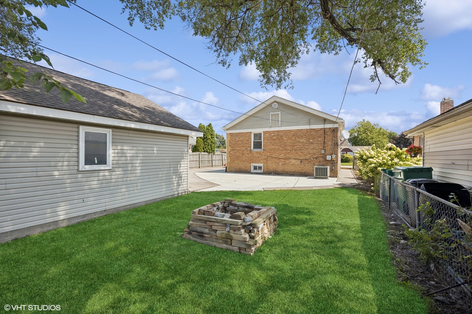 8152 Mayfield Avenue, Burbank, IL 60459