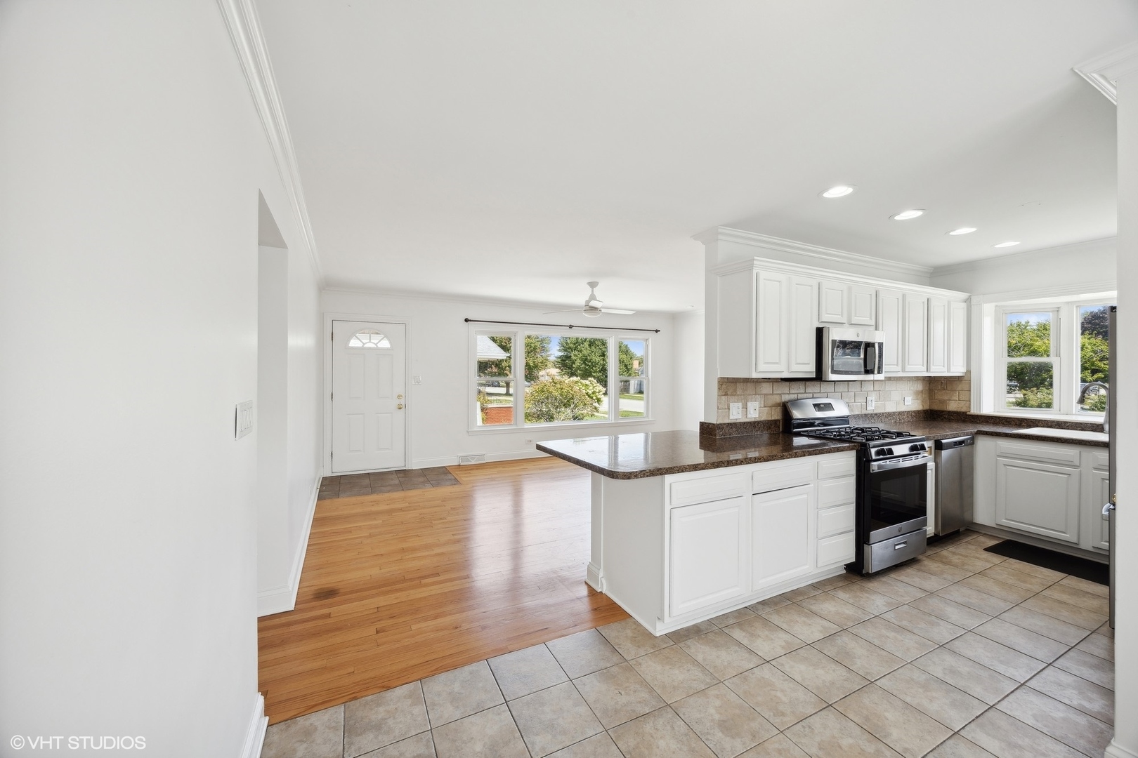 8152 Mayfield Avenue, Burbank, IL 60459