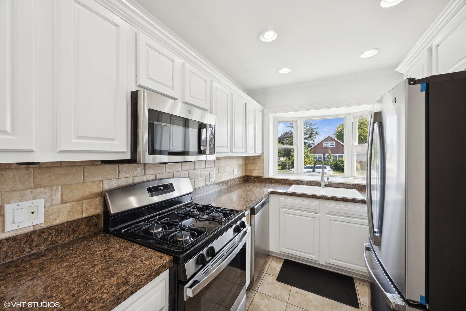 8152 Mayfield Avenue, Burbank, IL 60459