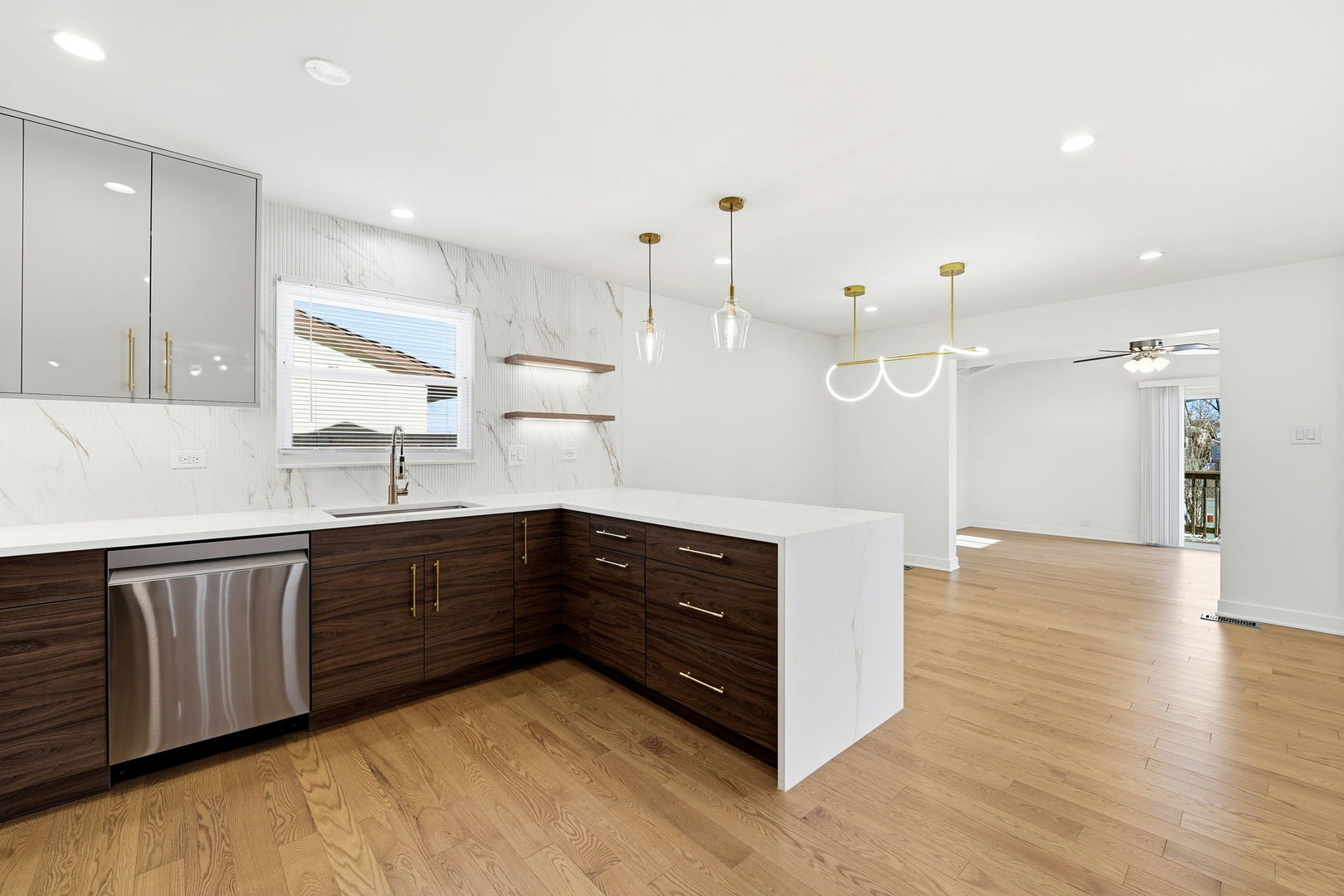 9 Forest Lane, Elk Grove Village, IL 60007