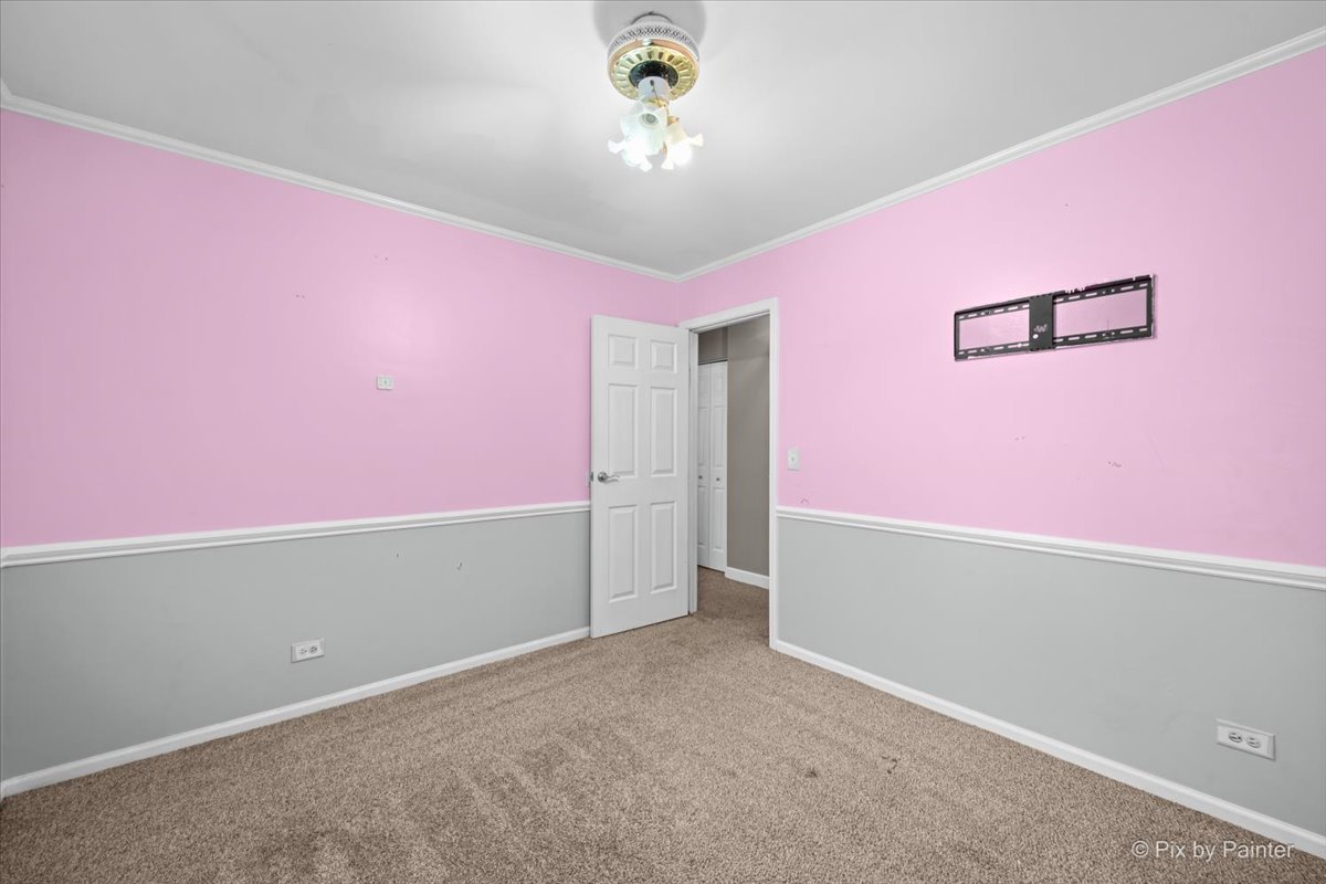 215 Lakeshore Lane, Bloomingdale, IL 60108