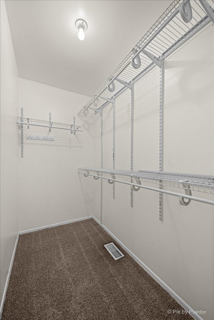 215 Lakeshore Lane, Bloomingdale, IL 60108