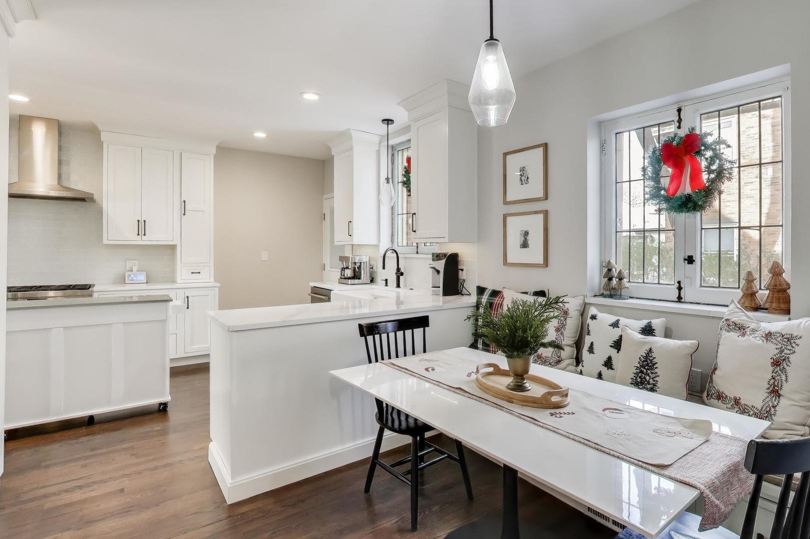 10162 S Longwood Drive, Chicago, IL 60643