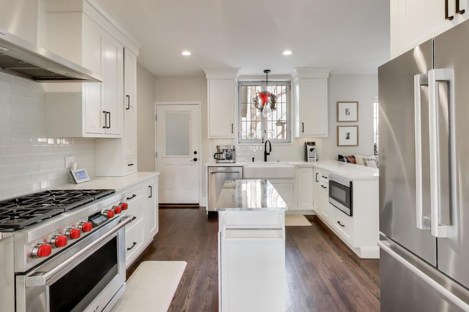 10162 S Longwood Drive, Chicago, IL 60643