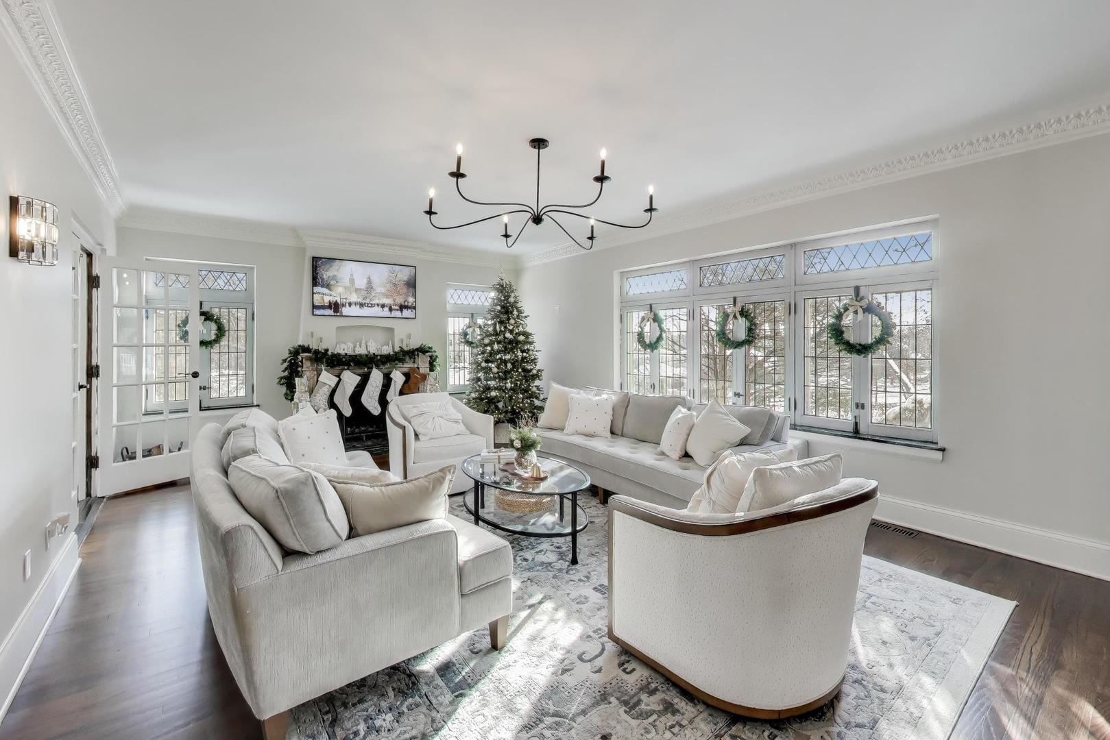 10162 S Longwood Drive, Chicago, IL 60643