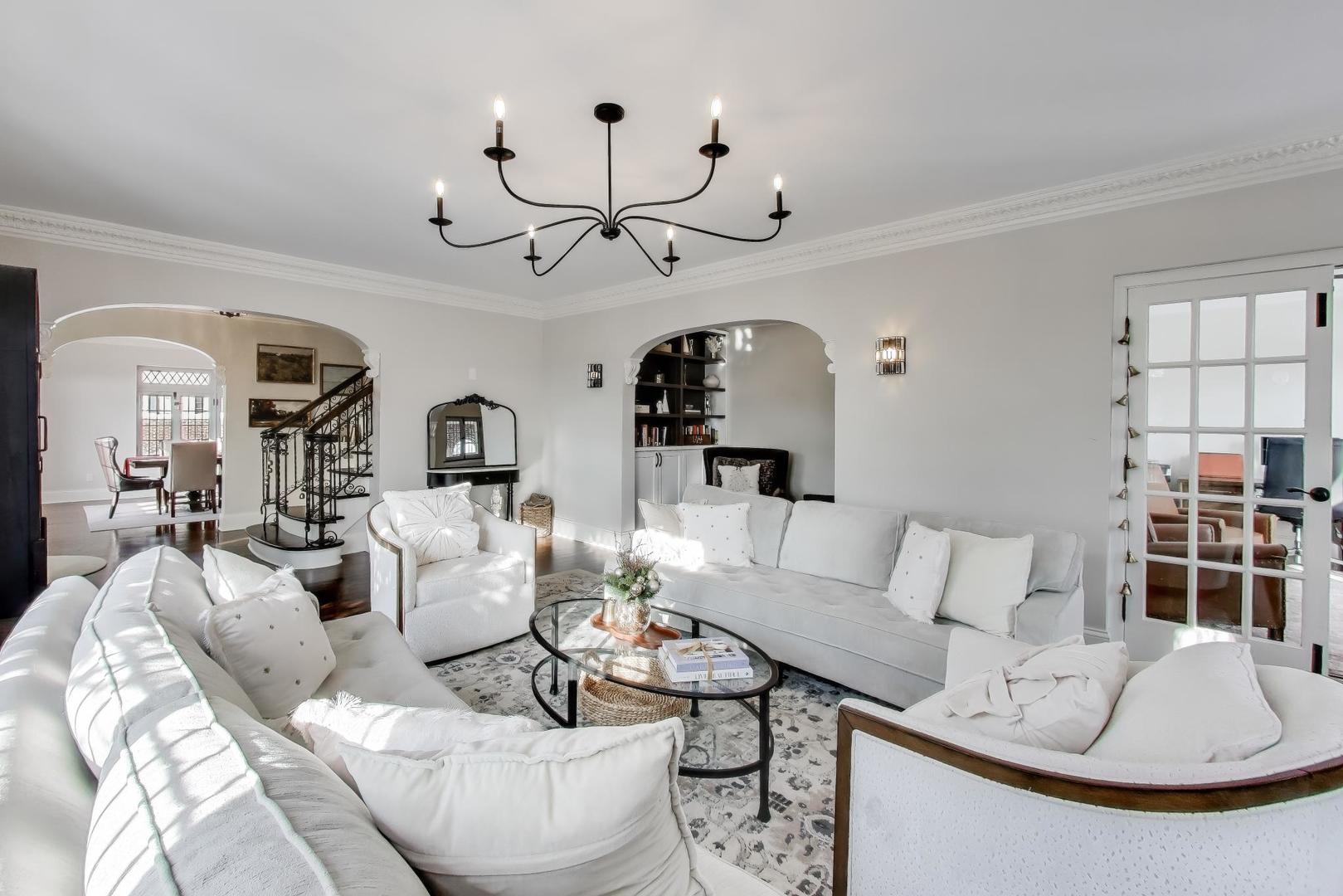 10162 S Longwood Drive, Chicago, IL 60643