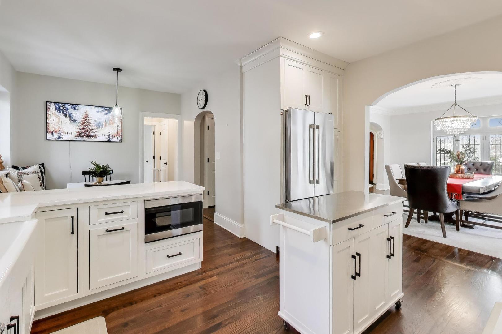 10162 S Longwood Drive, Chicago, IL 60643