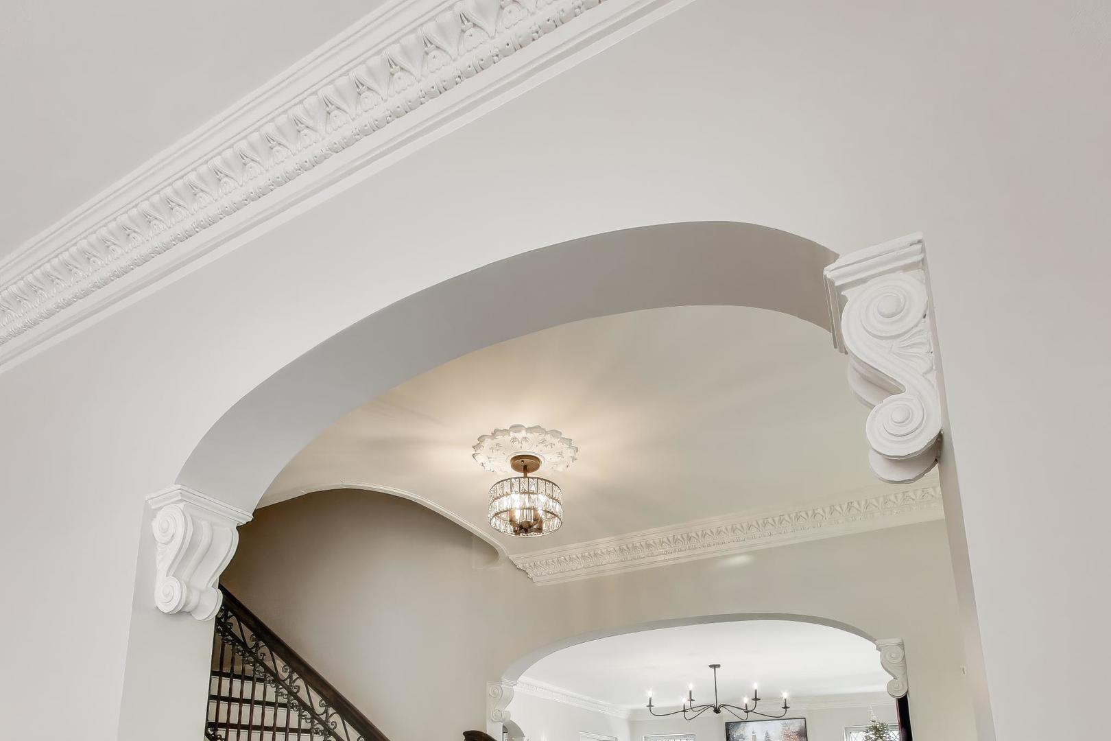 10162 S Longwood Drive, Chicago, IL 60643