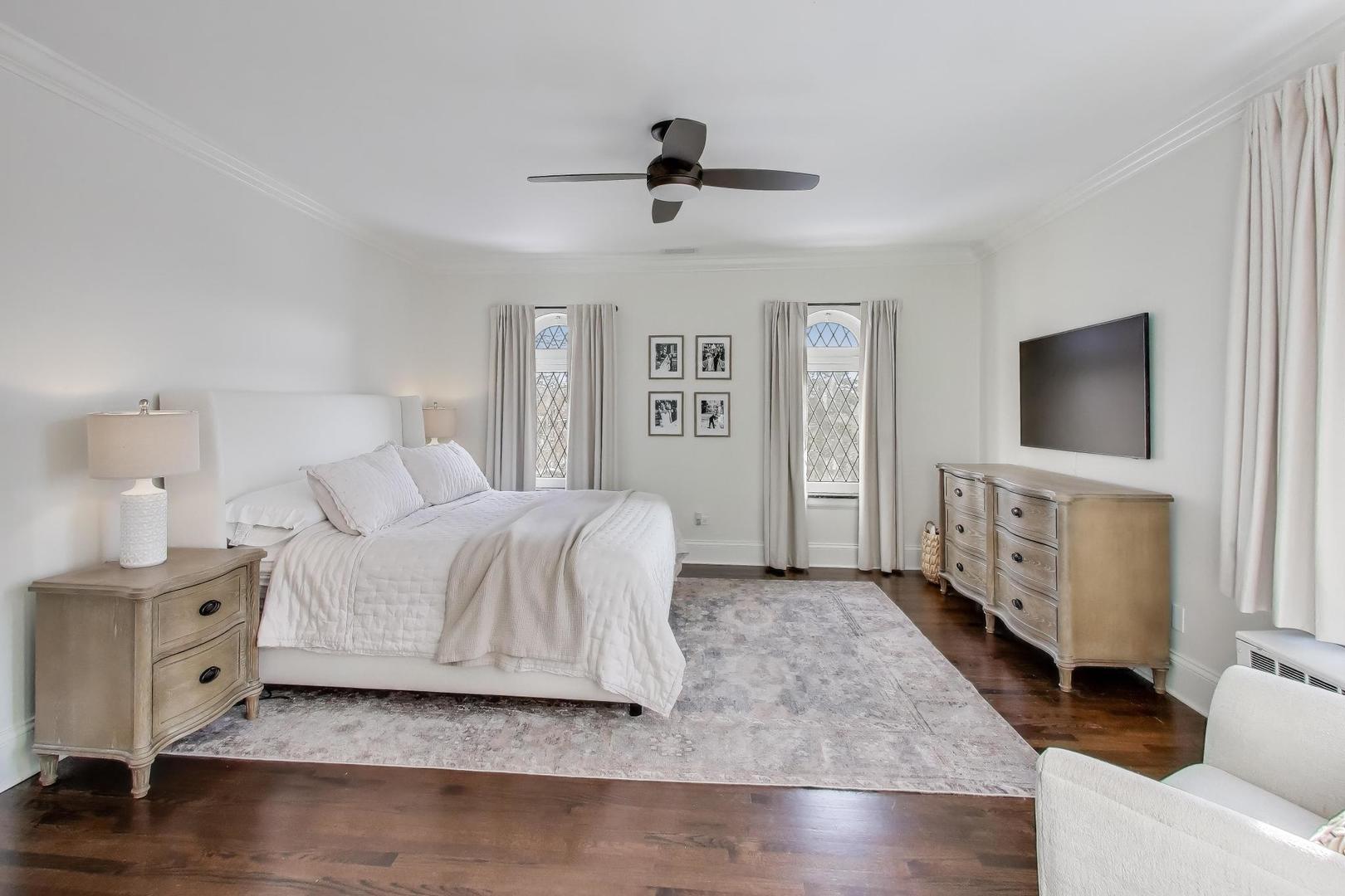 10162 S Longwood Drive, Chicago, IL 60643