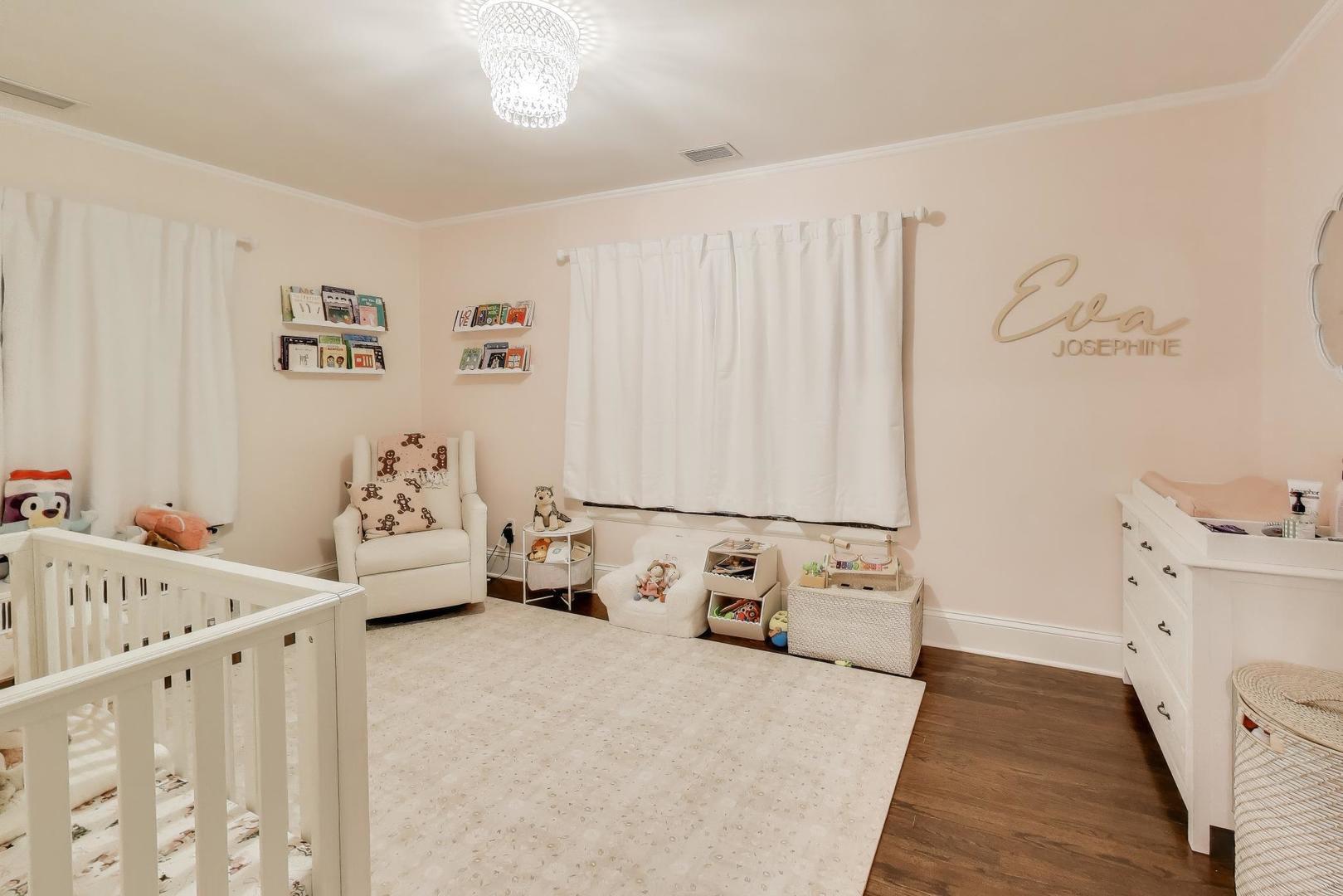 10162 S Longwood Drive, Chicago, IL 60643