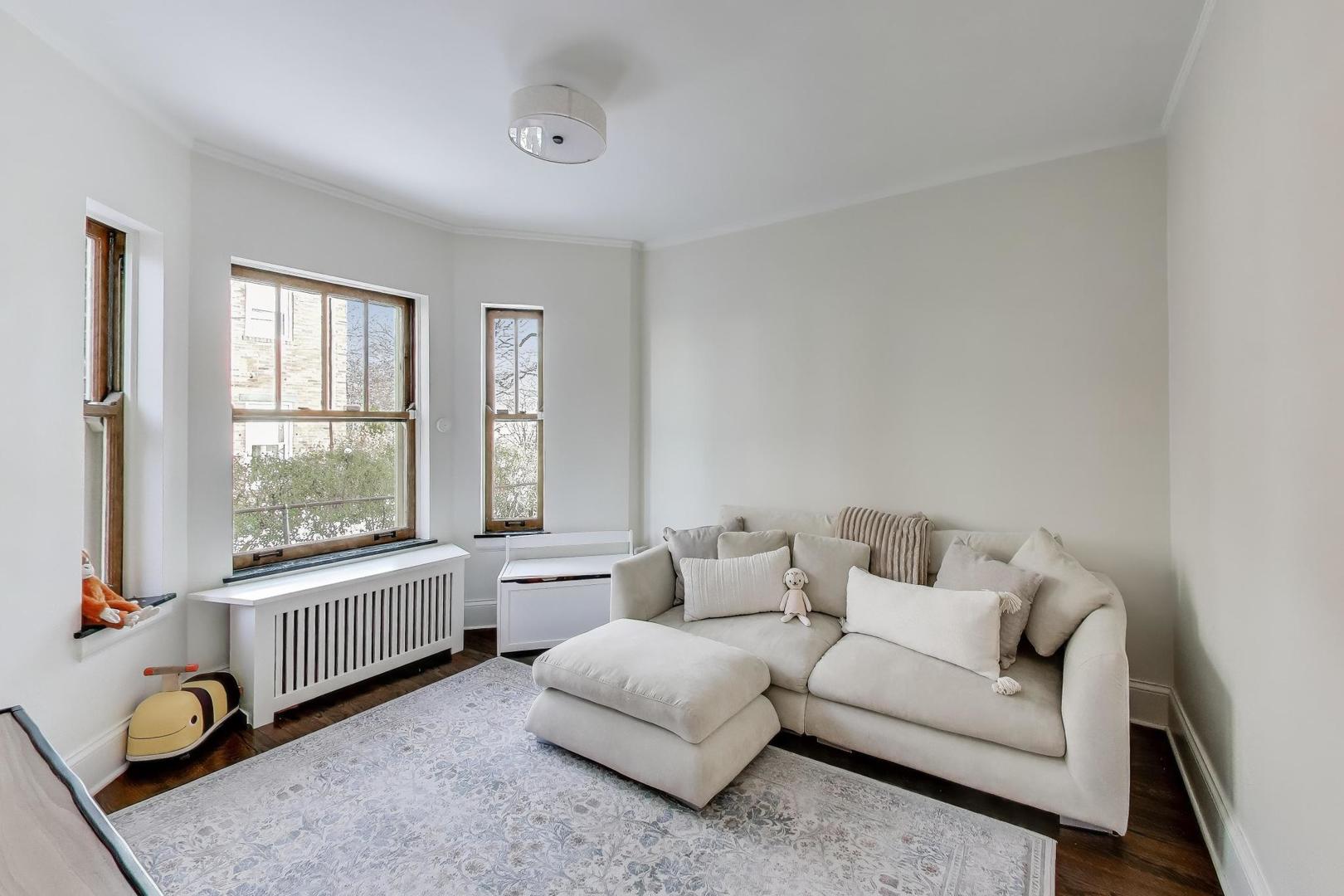 10162 S Longwood Drive, Chicago, IL 60643