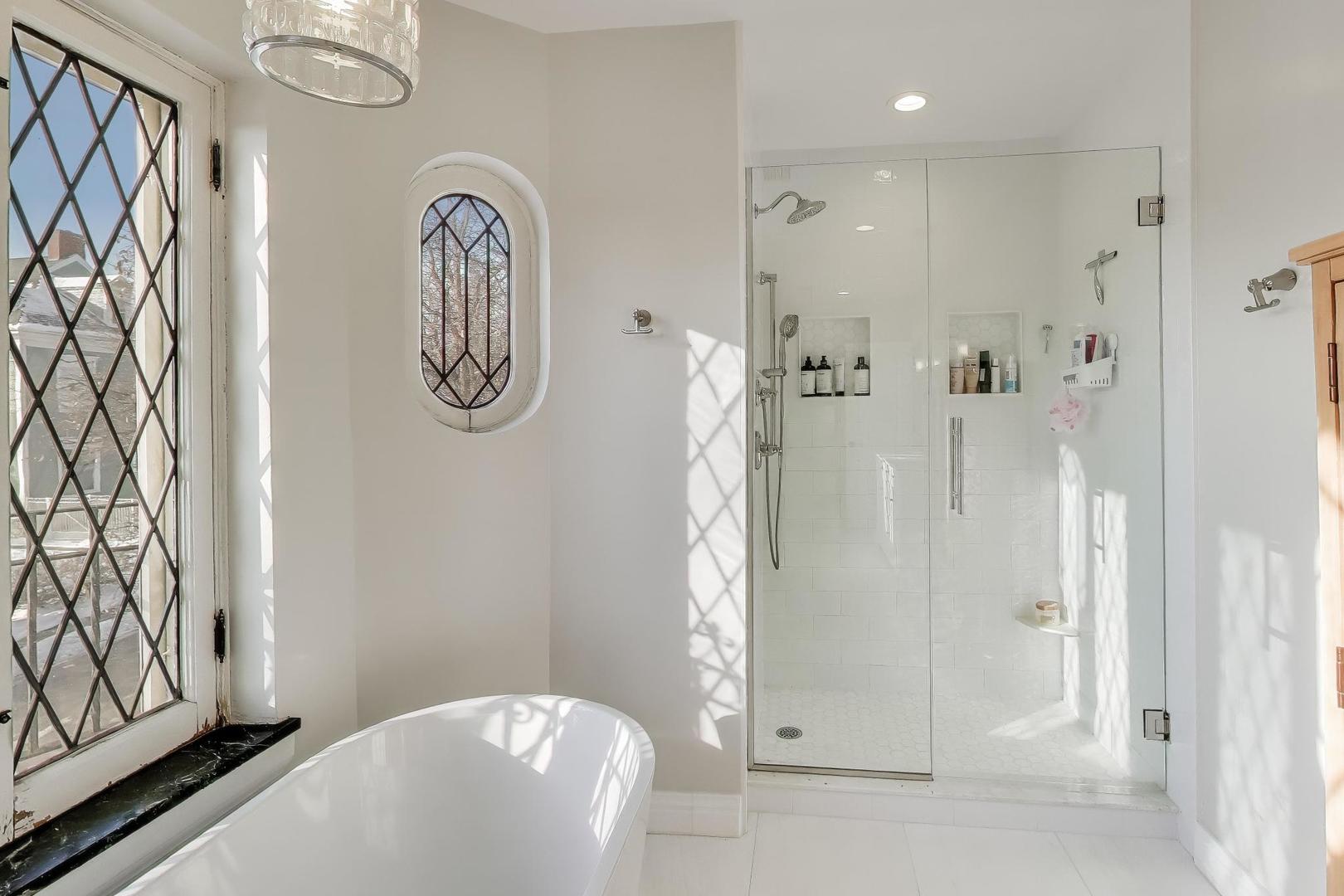 10162 S Longwood Drive, Chicago, IL 60643