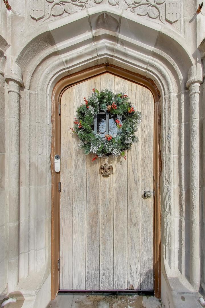 10162 S Longwood Drive, Chicago, IL 60643