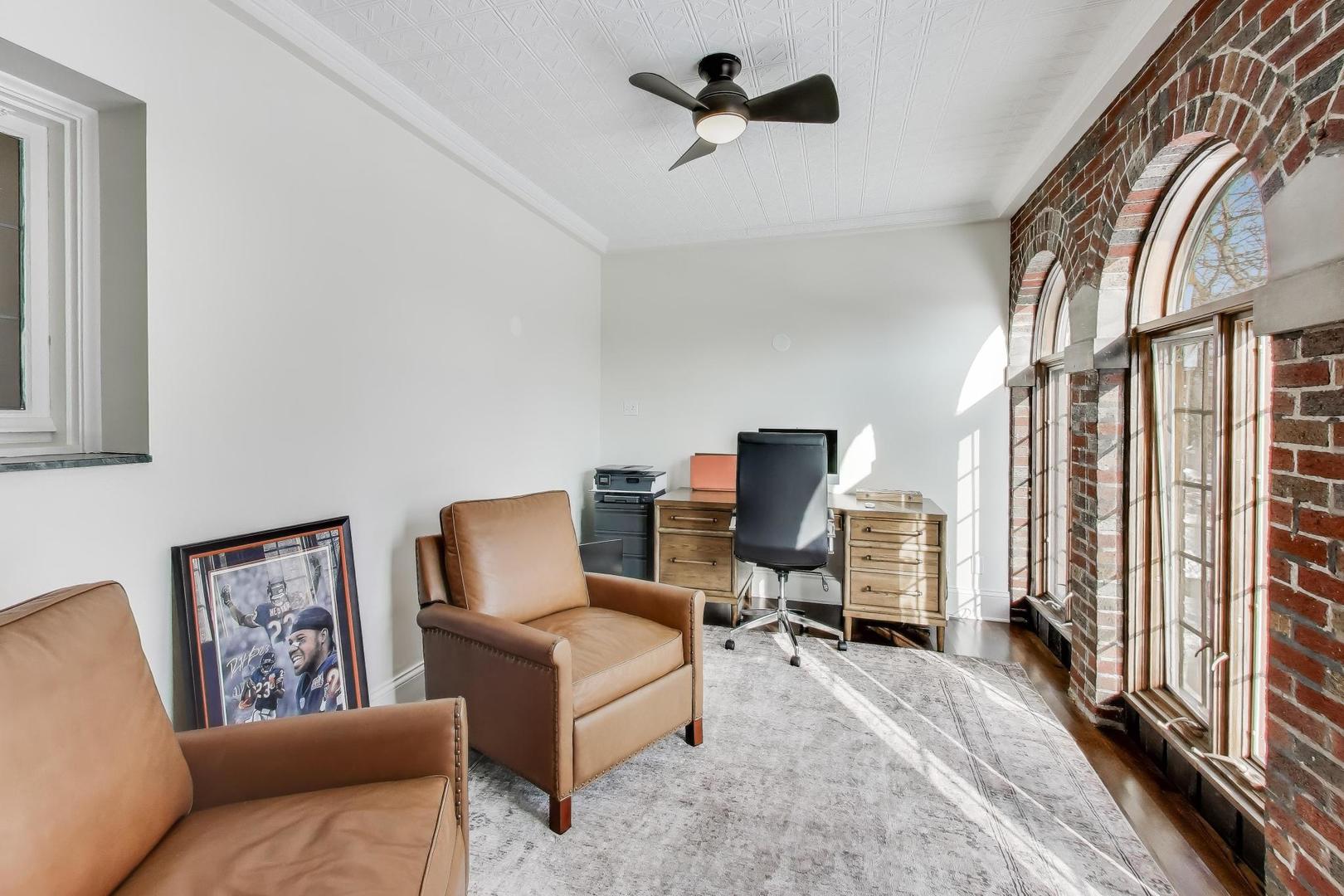 10162 S Longwood Drive, Chicago, IL 60643