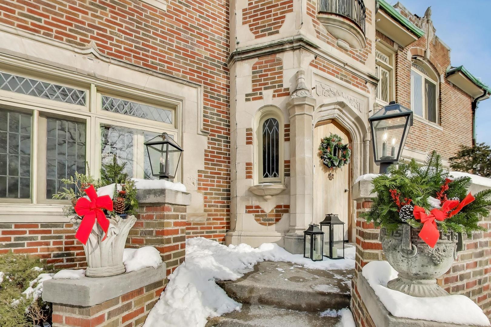 10162 S Longwood Drive, Chicago, IL 60643