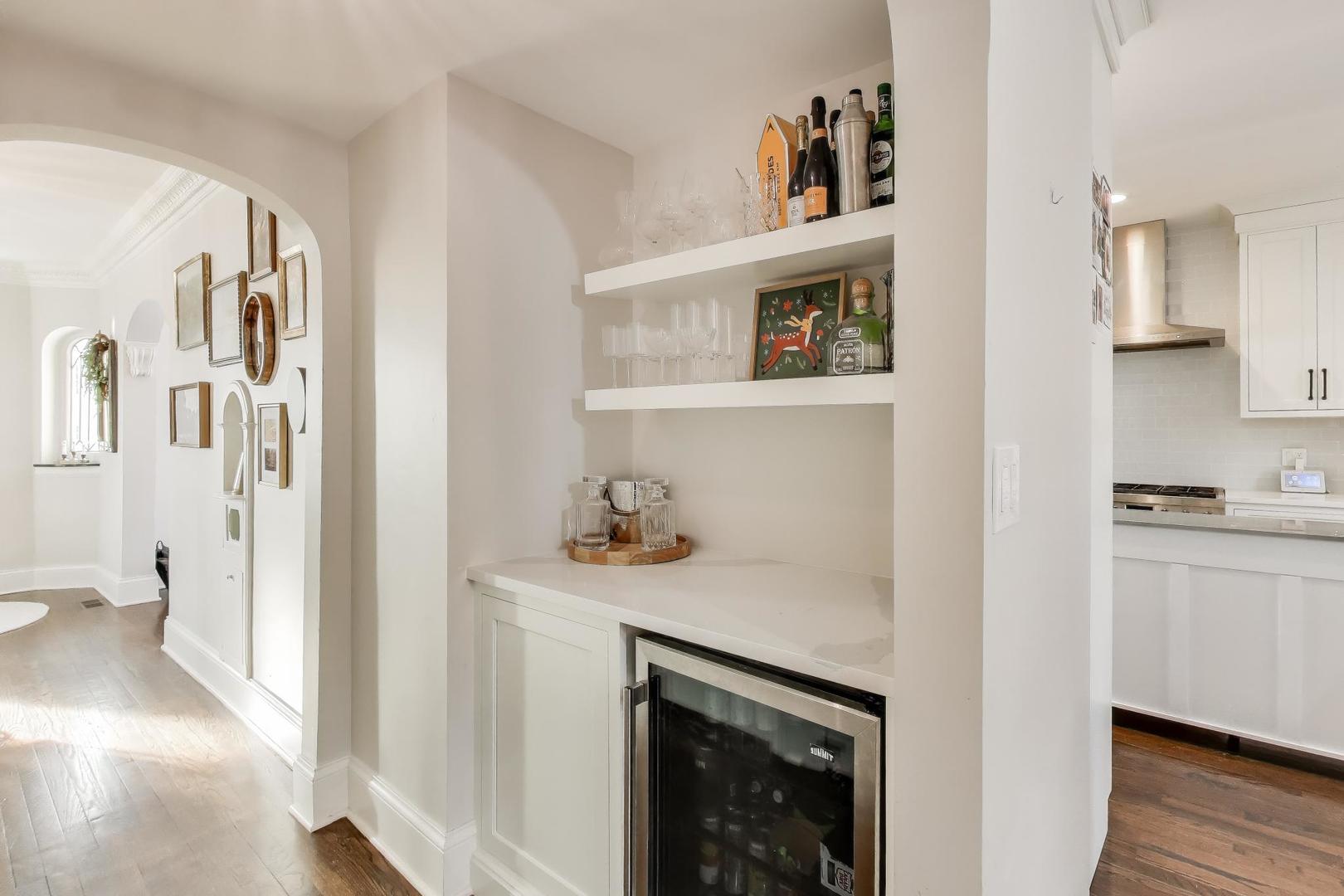 10162 S Longwood Drive, Chicago, IL 60643