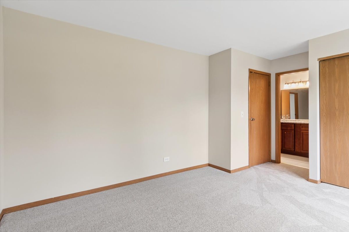 1440 CARLETON Avenue, Naperville, IL 60565