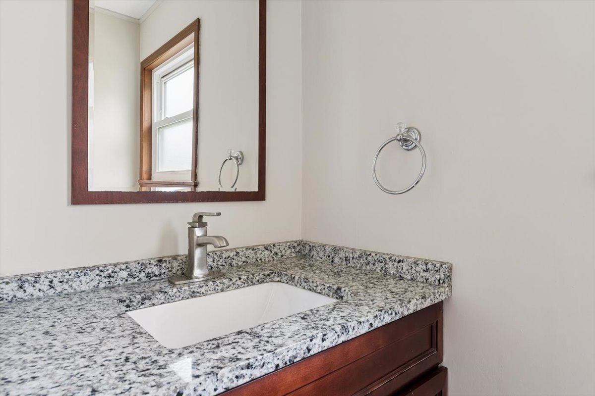 1440 CARLETON Avenue, Naperville, IL 60565