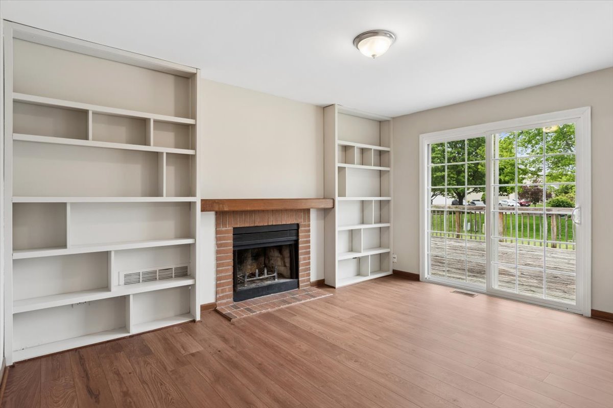1440 CARLETON Avenue, Naperville, IL 60565