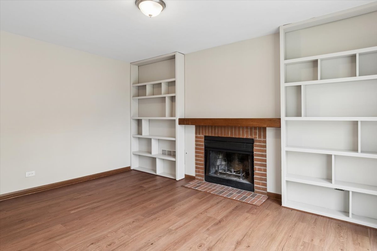 1440 CARLETON Avenue, Naperville, IL 60565
