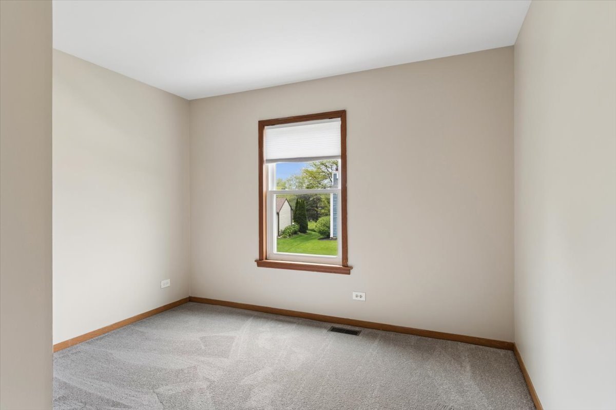 1440 CARLETON Avenue, Naperville, IL 60565