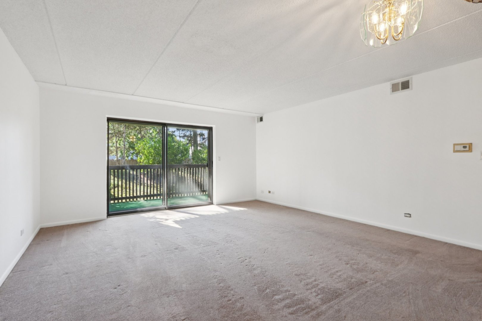 920 Vose Drive #106, Gurnee, IL 60031