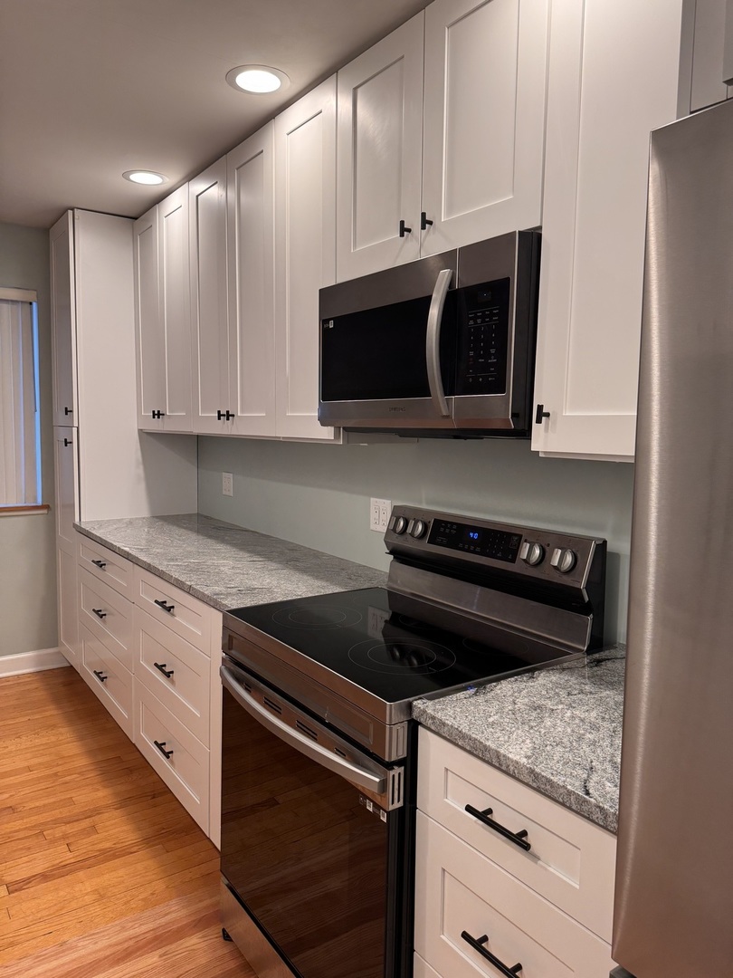 705 STROM Drive #2D, West Dundee, IL 60118