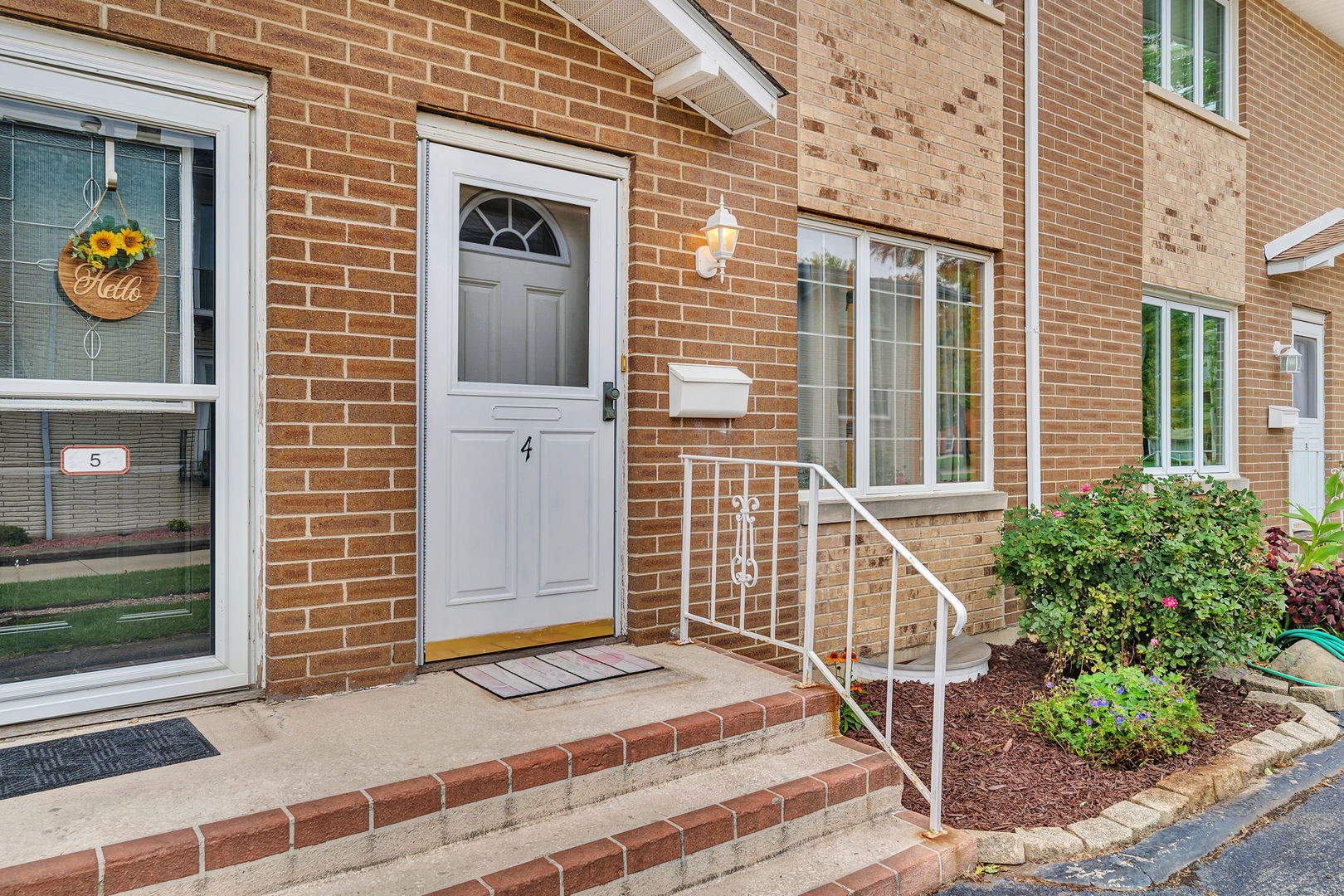 613 E 3rd Street, Lockport, IL 60441