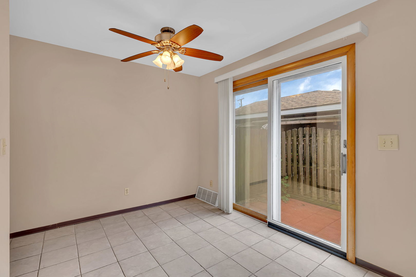 613 E 3rd Street, Lockport, IL 60441