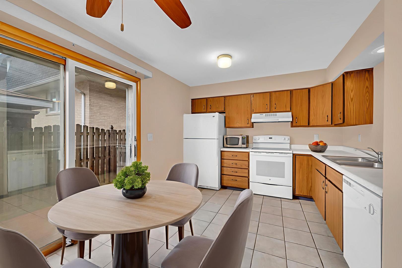 613 E 3rd Street, Lockport, IL 60441