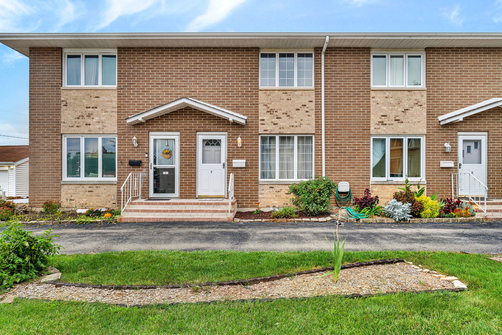 613 E 3rd Street, Lockport, IL 60441