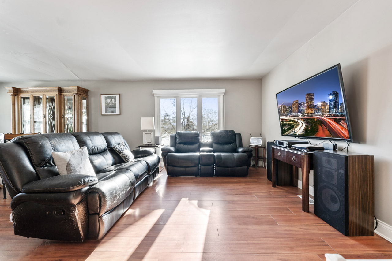 727 Lacy Avenue, Streamwood, IL 60107