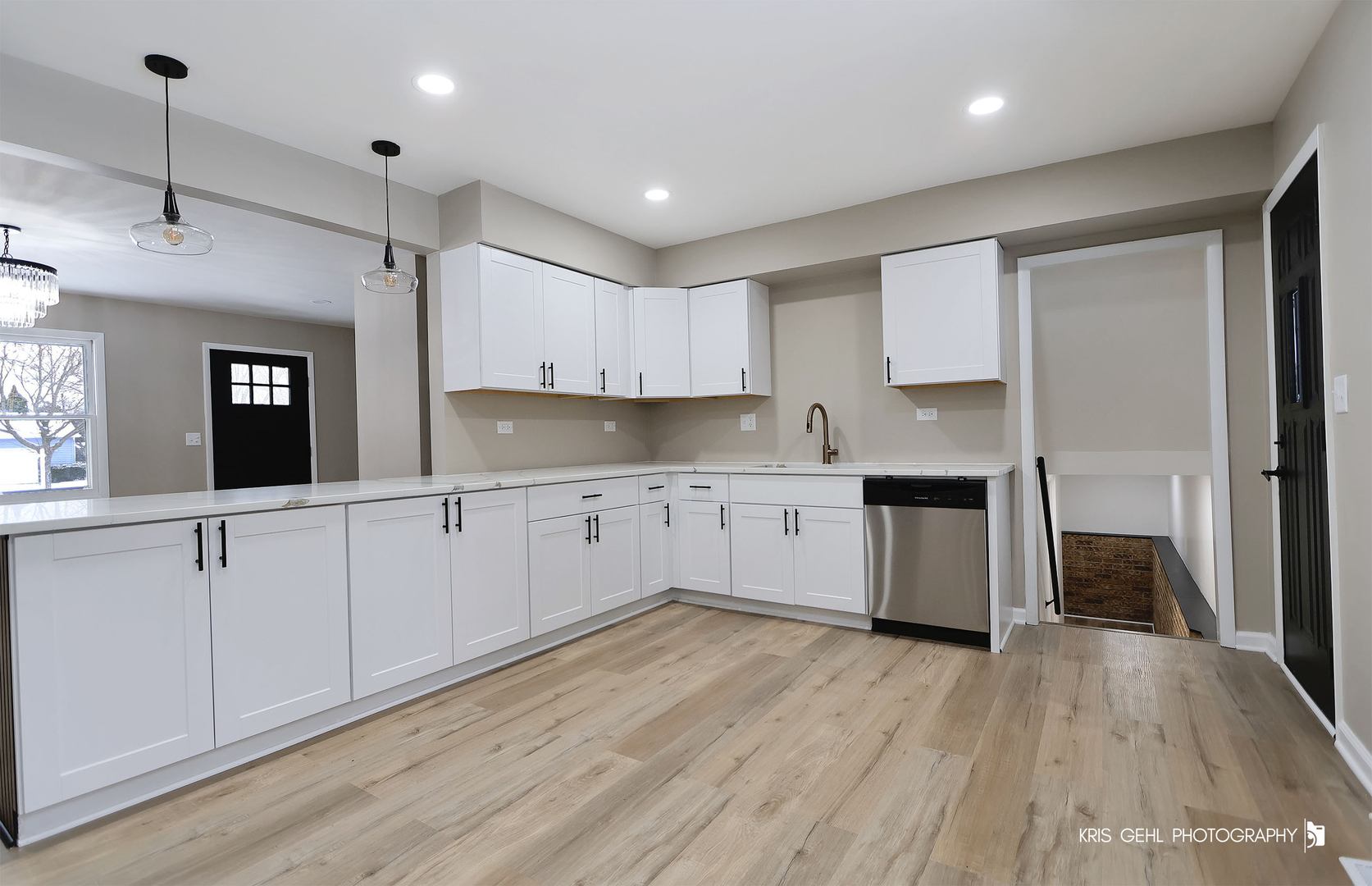 1070 Belle Plaine Avenue, Gurnee, IL 60031