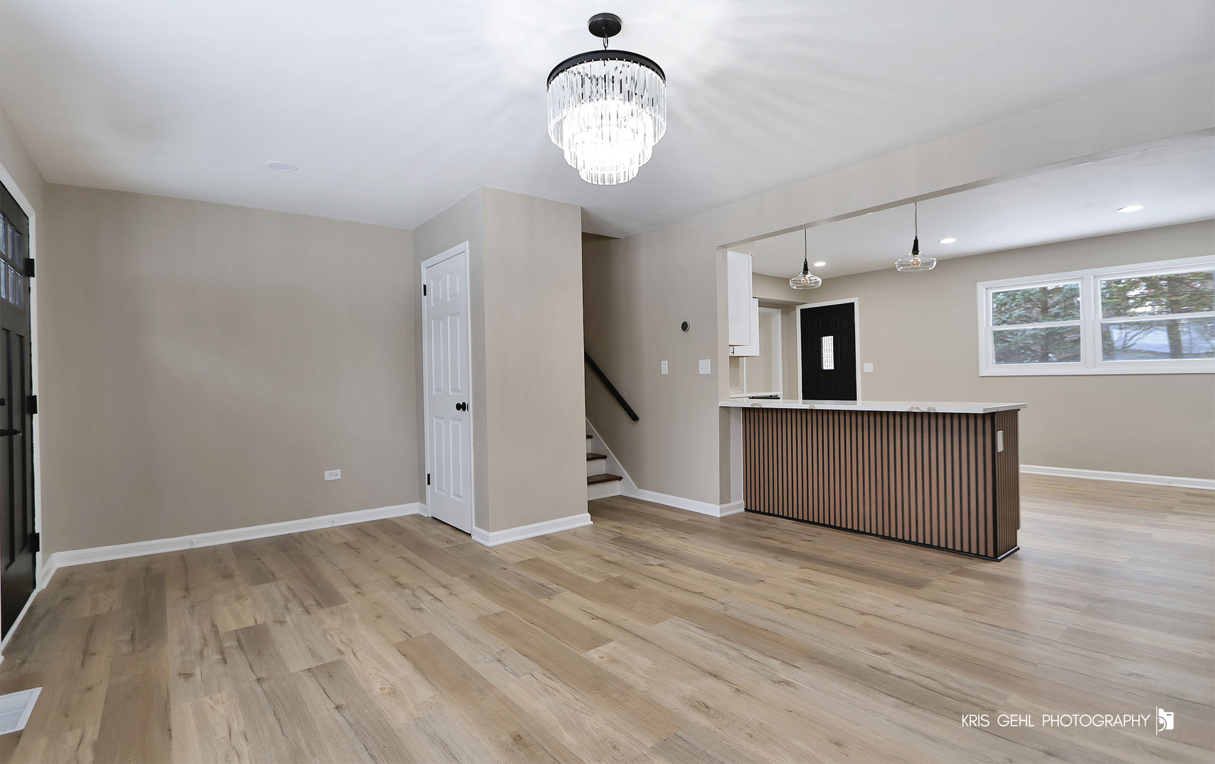 1070 Belle Plaine Avenue, Gurnee, IL 60031