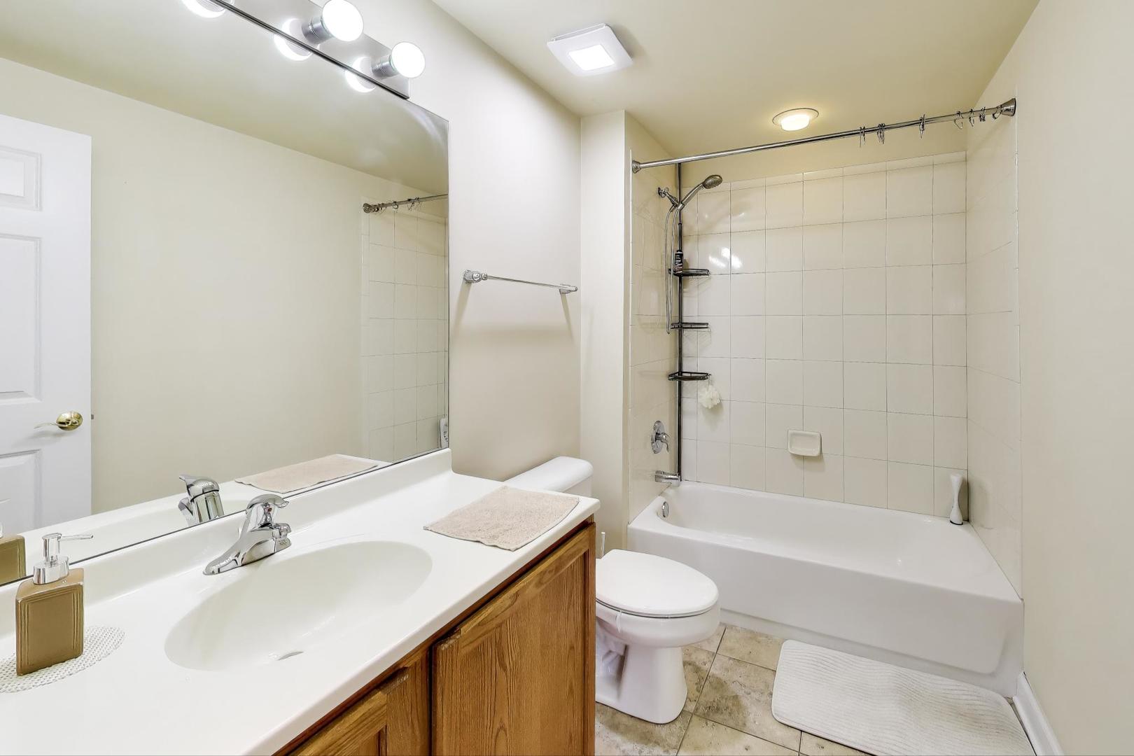 77 N Wolf Road #312, Northlake, IL 60164