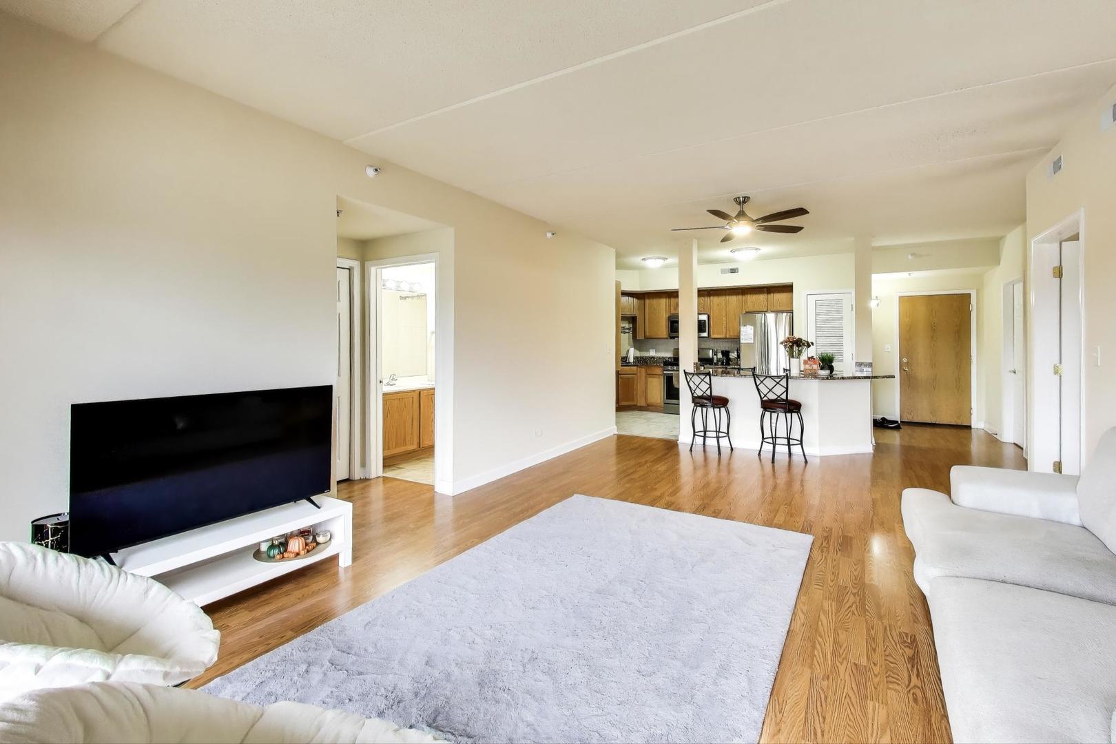 77 N Wolf Road #312, Northlake, IL 60164