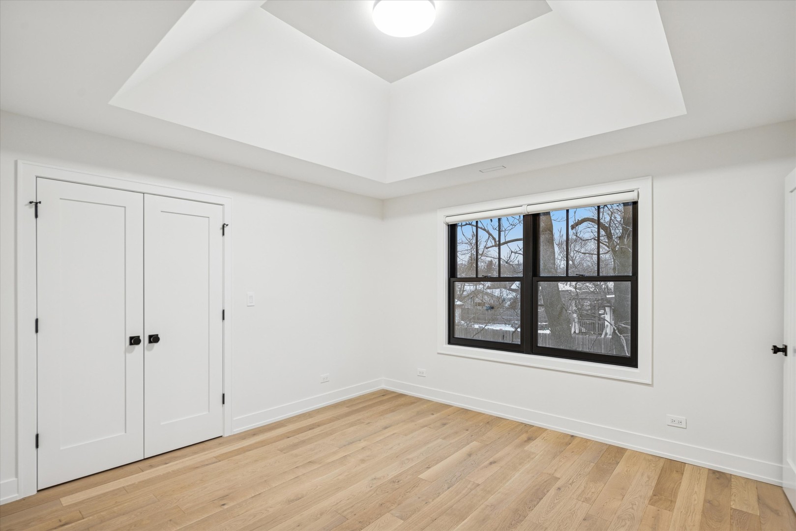 284 N Highland Avenue, Elmhurst, IL 60126