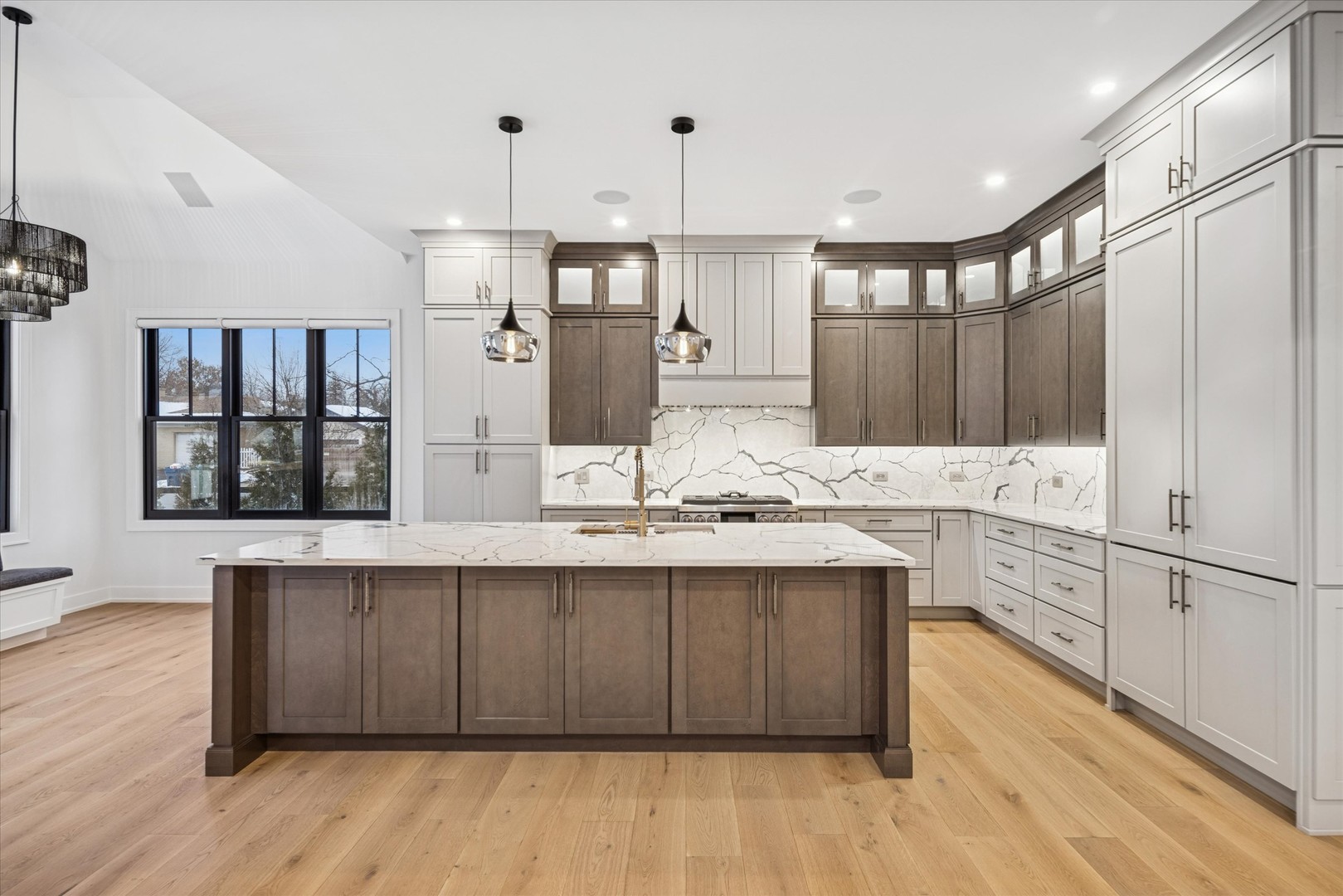 284 N Highland Avenue, Elmhurst, IL 60126