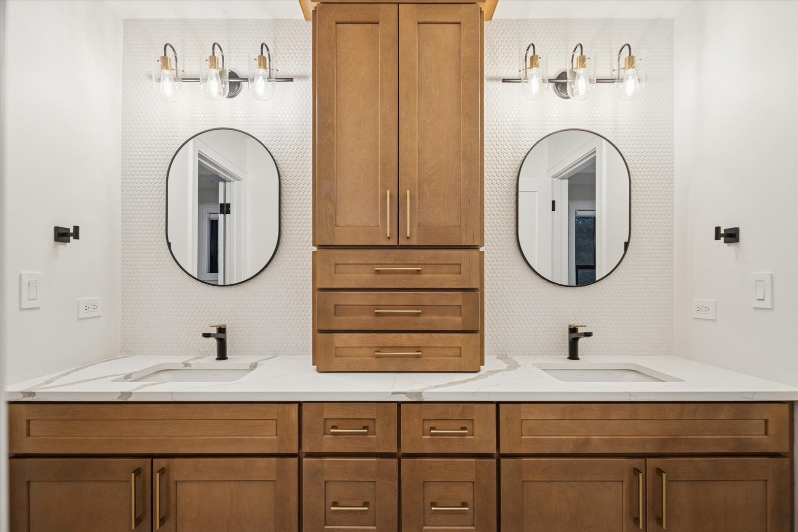 284 N Highland Avenue, Elmhurst, IL 60126