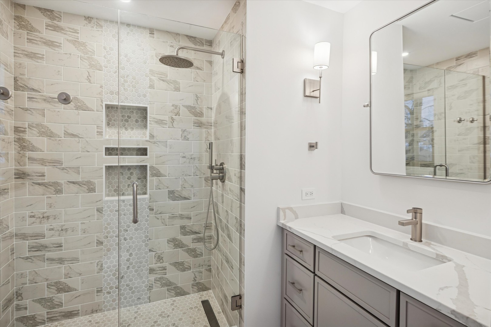 284 N Highland Avenue, Elmhurst, IL 60126