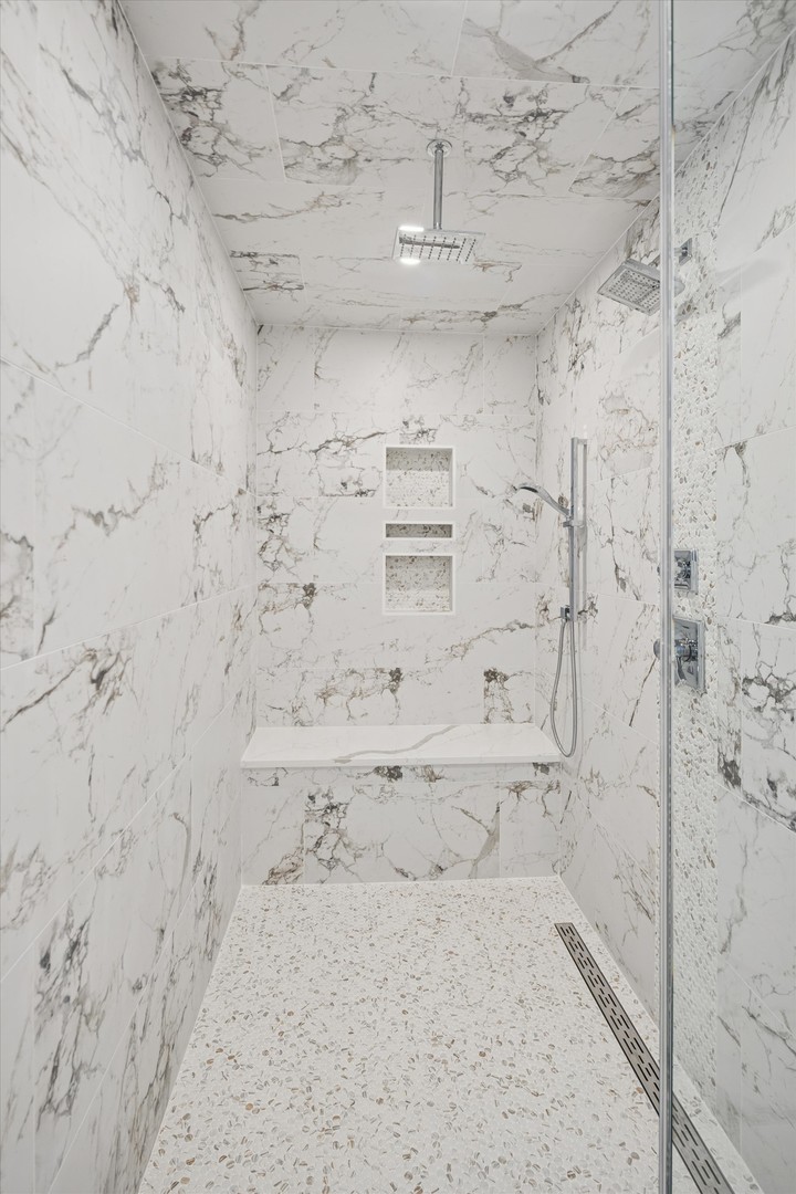 284 N Highland Avenue, Elmhurst, IL 60126