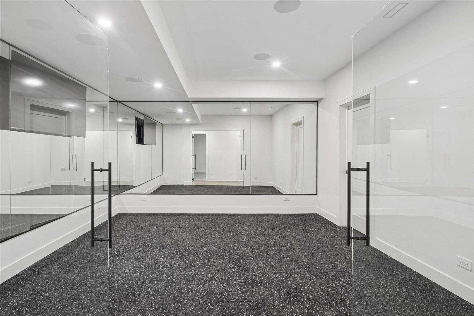 284 N Highland Avenue, Elmhurst, IL 60126