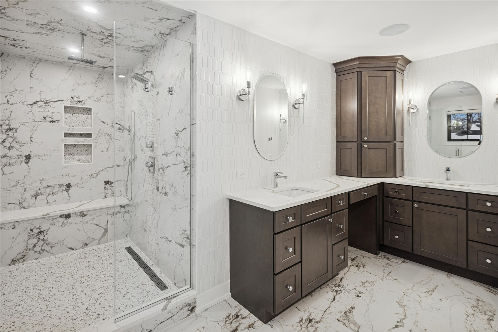 284 N Highland Avenue, Elmhurst, IL 60126