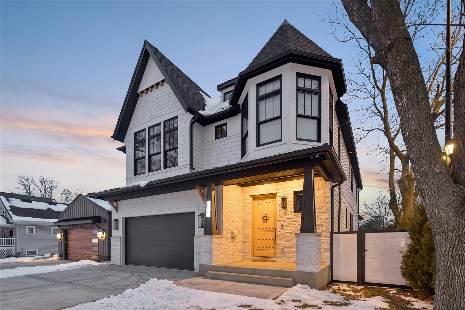 284 N Highland Avenue, Elmhurst, IL 60126