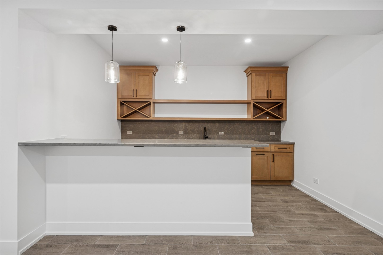 284 N Highland Avenue, Elmhurst, IL 60126