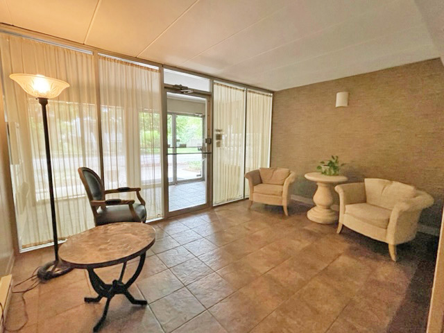 115 Marengo Avenue #403, Forest Park, IL 60130