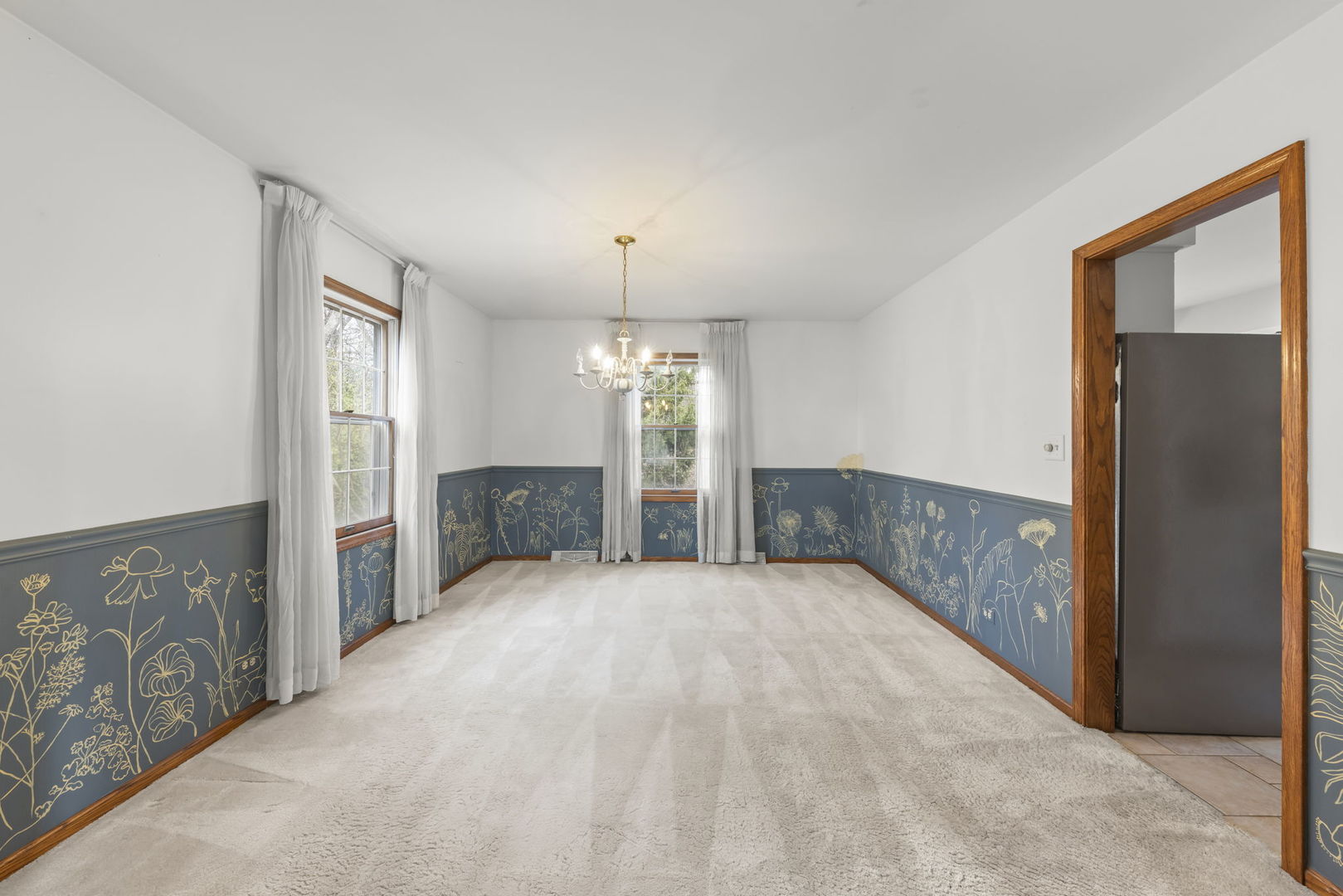 1150 Nottingham Lane, Elgin, IL 60120